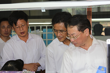 福建省紀(jì)委副書記、監(jiān)察廳廳長陳善光一行視察虹潤公司