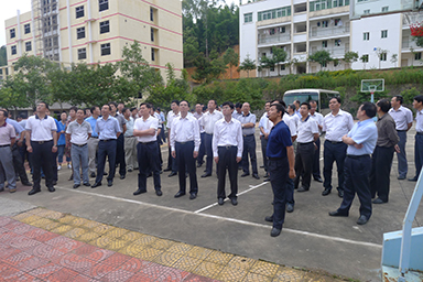 南平市市委書記裴金佳、市長林寶金率市委市政府全部領(lǐng)導(dǎo)及各市縣主要領(lǐng)導(dǎo)一行蒞臨我公司視察指導(dǎo)