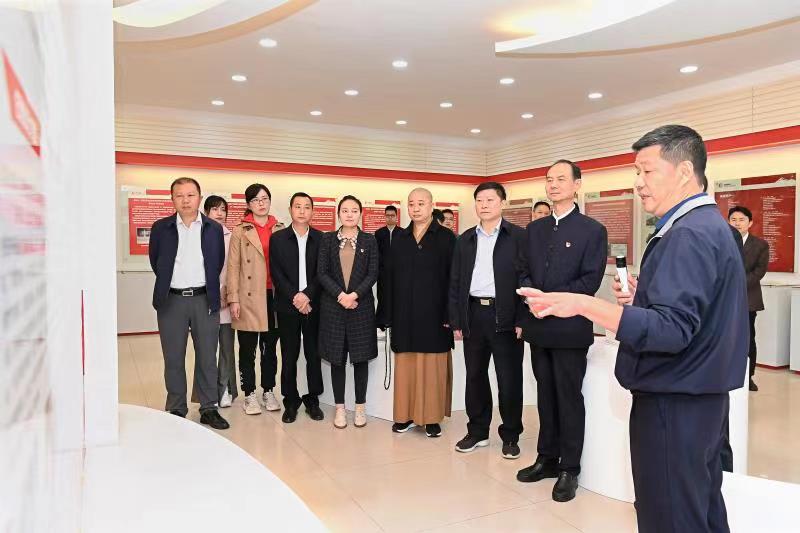 福建省人大常委會(huì)黨組書記、副主任雷春美和全國人大代表到順昌虹潤等地調(diào)研